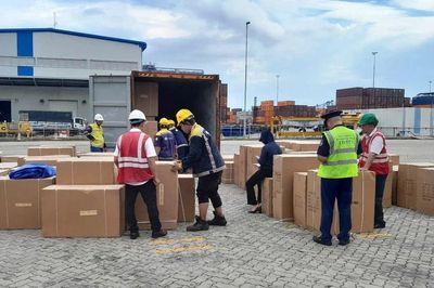 Thu giữ gần 12.000 sản phẩm thời trang, đồ chơi trẻ em nghi giả mạo, không đủ điều kiện nhập khẩu