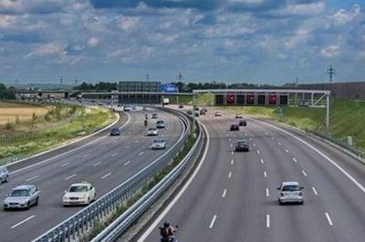Không thu phí sử dụng đường bộ với xe ô tô tạm dừng tham gia giao thông bao nhiêu ngày?