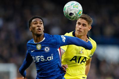 Alonso cấm Chelsea bán một cầu thủ