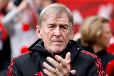 Huyền thoại Kenny Dalglish mắc ung thư