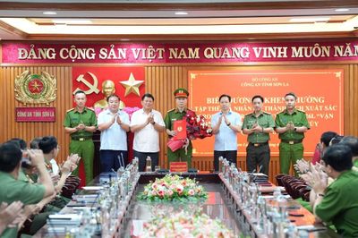 Khen thưởng lực lượng phá thành công chuyên án lớn về ma túy