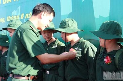 Đà Nẵng: Hơn 170 'chiến sĩ nhí' trải nghiệm mùa hè trong môi trường quân đội