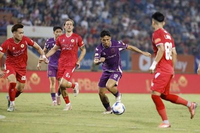 V-League nghẹt thở với những cuộc đua kịch tính