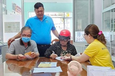 Hàng triệu người nhận lương hưu, trợ cấp BHXH tháng 6