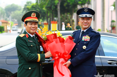 Đại tướng Nguyễn Tân Cương chủ trì lễ đón Tham mưu trưởng Liên quân Nhật Bản thăm chính thức Việt Nam