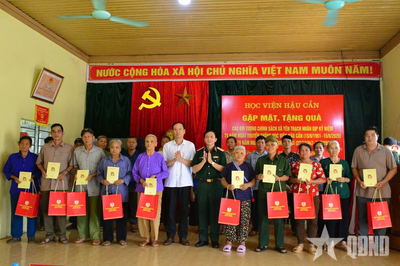 Học viện Hậu cần tri ân gia đình chính sách, tặng quà học sinh nghèo tại Thái Nguyên