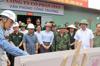 Bí thư Tỉnh ủy Gia Lai kiểm tra tiến độ xây dựng các trường nội trú biên giới