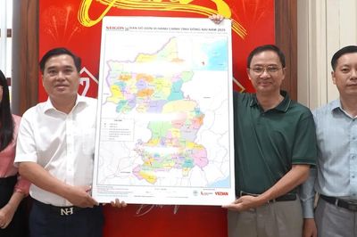 Hoàn thành chương trình trao tặng bản đồ của Báo SGGP tại Đồng Nai