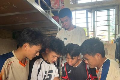 Hai 'bông hoa' nghị lực nơi biên viễn xa xôi