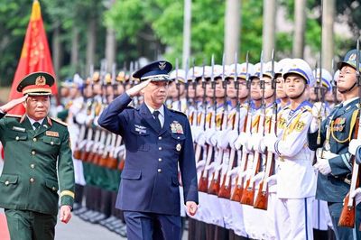 Việt Nam sẵn sàng tiếp nhận học viên quốc phòng Nhật Bản sang học tiếng Việt