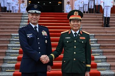 Tham mưu trưởng Liên quân Nhật Bản thăm Việt Nam thúc đẩy hợp tác quốc phòng