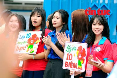 Trên 8.000 chiến sĩ 'Hoa phượng đỏ' tiếp sức sĩ tử lớp 10