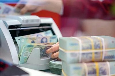 Lãi suất qua đêm tăng vọt lên 11%, tín hiệu gì từ thị trường tiền tệ?