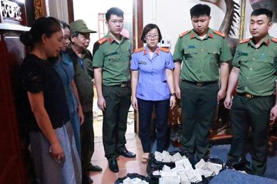 Bắt 3 đối tượng nữ bòn rút hàng tỷ đồng tiền công đức ở Đền Kỳ Cùng
