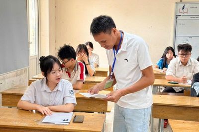Hà Nội huy động gần 2.300 cán bộ, giáo viên tham gia chấm thi lớp 10