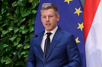 Tân Thủ tướng Hungary cảnh báo sửa đổi hiến pháp để bãi nhiệm tổng thống