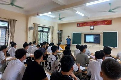 Đồng hành cùng học sinh THPT ôn thi 'nước rút'