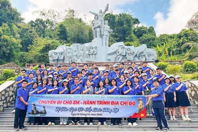 Về nguồn để hiểu lịch sử
