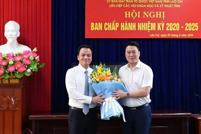 Đồng chí Giàng Quốc Hưng được bầu giữ chức Chủ tịch Liên hiệp các Hội Khoa học và Kỹ thuật tỉnh