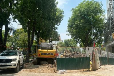 Quá hạn 31/5, 'lô cốt' dự án chống ngập vẫn án ngữ phố Quang Trung