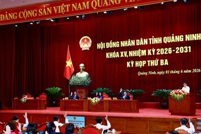 Xây dựng Quảng Ninh thành cực tăng trưởng toàn diện