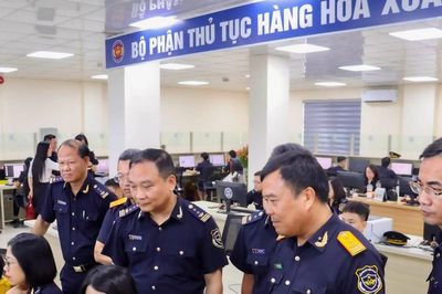 Hải quan khu vực III: Gần 400 tờ khai xử lý thông suốt trong ngày đầu thí điểm thông quan tập trung