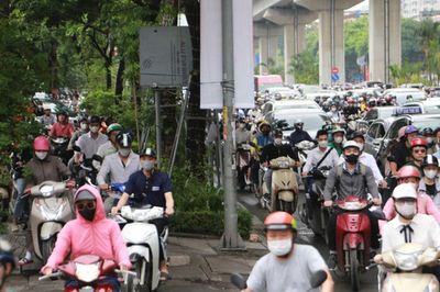 Hà Nội hỗ trợ đổi xe điện: Bài toán không chỉ là tiền