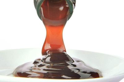 4 loại gia vị 'nhà nào cũng có' đang âm thầm rút ngắn tuổi thọ nếu dùng sai cách