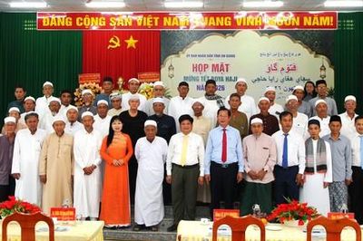 Về thăm lại làng Chăm bên sông Hậu