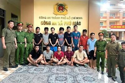 Công an xã Phú Giáo test ma túy lưu động đối với công nhân, người lao động trên địa bàn