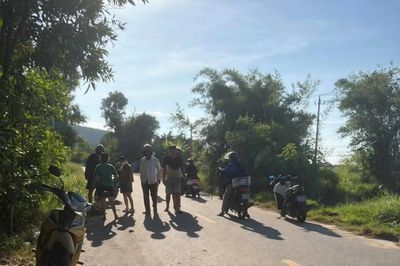 Hai bà cháu thương vong sau cú va chạm với ô tô