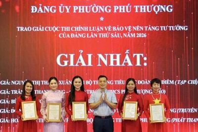 Phú Thượng trao giải Cuộc thi chính luận bảo vệ nền tảng tư tưởng của Đảng