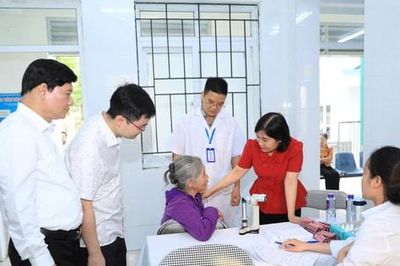 Người dân Hà Nội được khám sức khỏe định kỳ miễn phí mỗi năm một lần