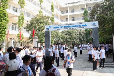 Đây là Trường THPT chuyên đầu tiên tại Hà Nội công bố điểm chuẩn lớp 10 năm 2026