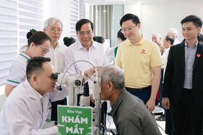 Khoảng 2 triệu người Việt mù lòa, chủ yếu do đục thủy tinh thể