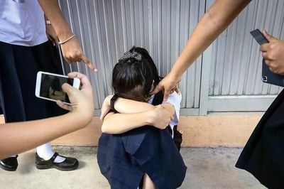 Cấm quay phim, chụp ảnh, chia sẻ về bạo lực học đường lên mạng: Hiểu sao cho đúng?