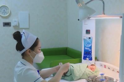 [Video] Đề xuất cấp thẻ căn cước cho trẻ sơ sinh