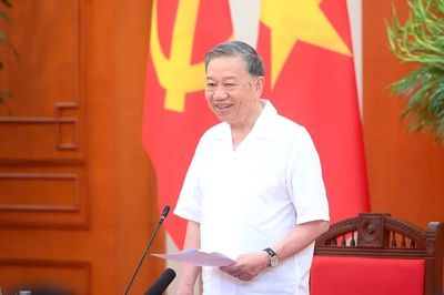 Đổi mới mạnh mẽ phương thức lãnh đạo của Đảng qua công tác tổ chức và cán bộ
