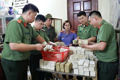 Hàng tỉ tiền công đức tại đền Kỳ Cùng đã bị 'ăn chặn' như thế nào ?
