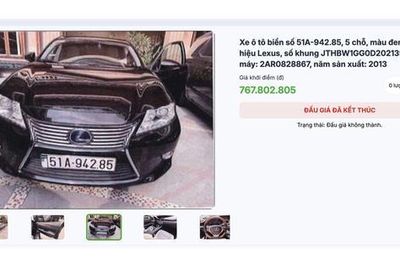 Hạ giá 2 xe sang của bà Trương Mỹ Lan để đấu giá lại