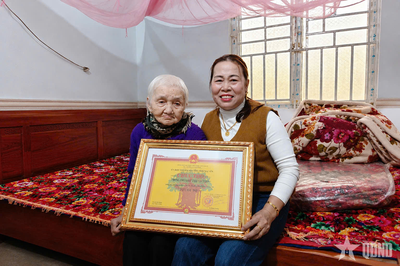 Mẹ Việt Nam anh hùng Nguyễn Thị Duân-ký ức còn mãi với thời gian