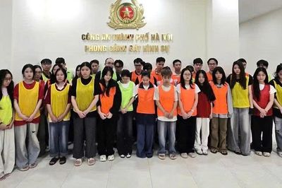 Khởi tố 18 đối tượng trong đường dây quảng bá website cờ bạc trực tuyến