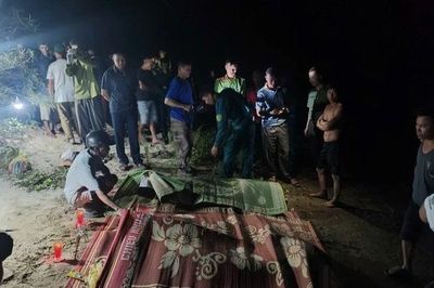 Lật thuyền ở Hà Tĩnh, 4 người tử vong thương tâm