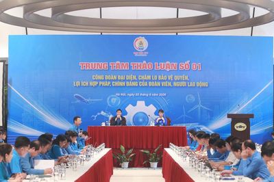 Đổi mới phương thức tham gia xây dựng chính sách, pháp luật để bảo vệ người lao động từ sớm, từ xa