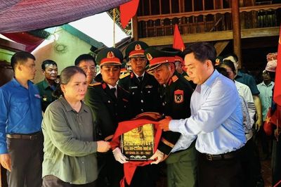 Hành trình 'đoàn tụ' sau gần 60 năm của người lính nằm lại đất bạn Lào