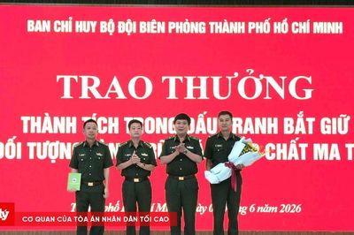 Khen thưởng đơn vị triệt phá đường dây ma túy, bắt 3 đối tượng