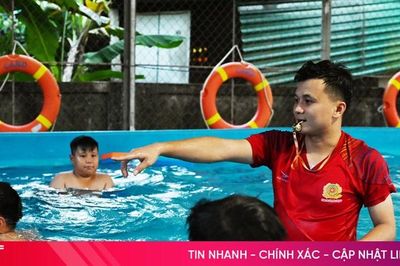 Tôi là huấn luyện viên dạy bơi miễn phí