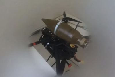 Sự khác biệt giữa drone mang chất nổ và UAV là gì?