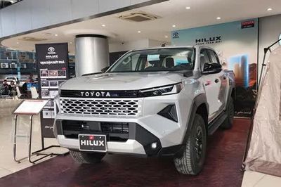 Toyota Hilux bất ngờ vượt Vios về doanh số tháng 5/2026