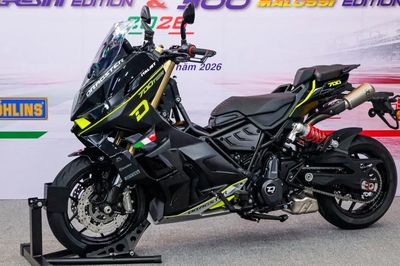 Siêu mô tô Italjet Dragster 700 về Việt Nam, giá ngang Kia Morning